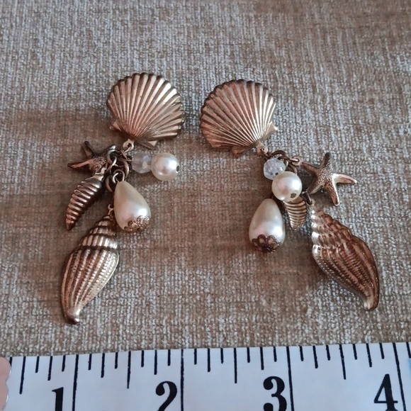 Vintage Gold Tone Seashell Bead Post Dangle Earrings - Picture 4 of 10